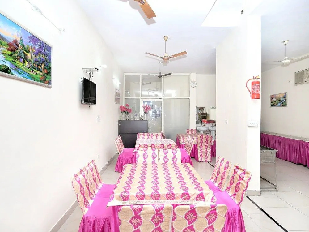 OYO 16735 Gaurav Residency