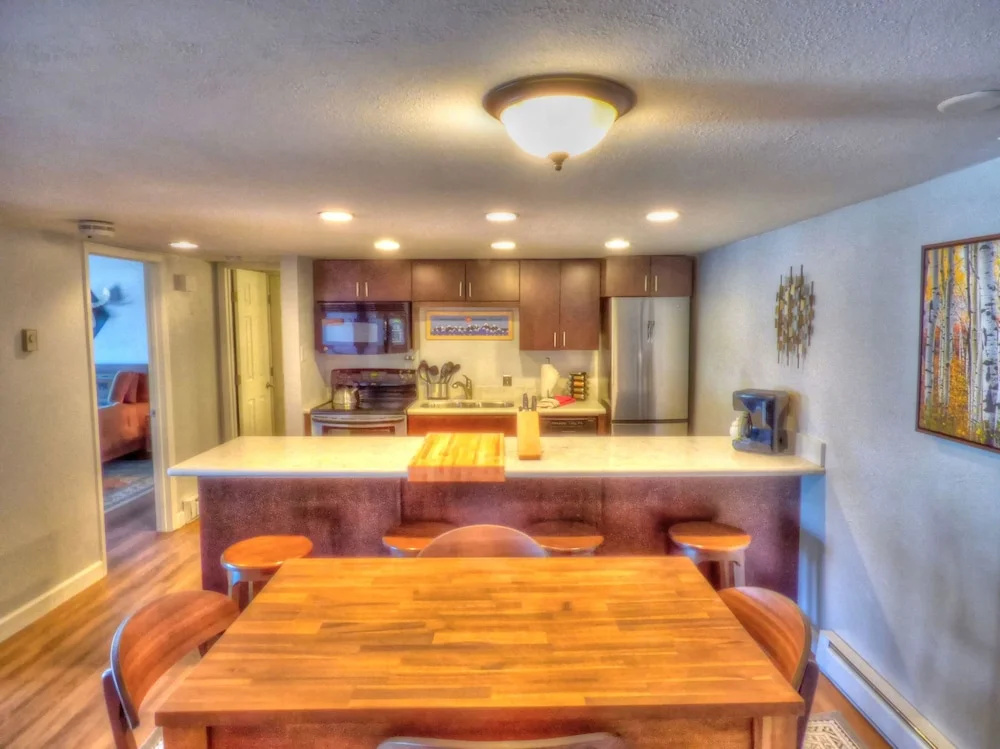 Lift Tickets Pool, Hot Tubs, Shuttle & Private Deck Mountain Village