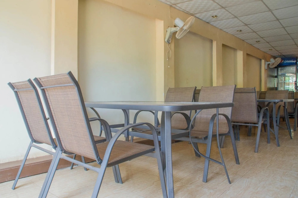 Alcom Hotel