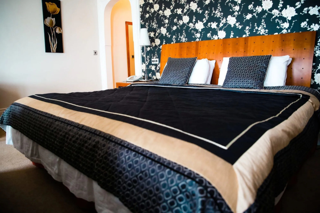 The Cumberland Hotel