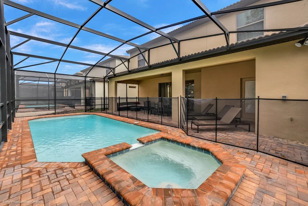 Gorgeous 8br/5ba Windsor at Westside Resort Pool Villa Mins to Disney 1662la