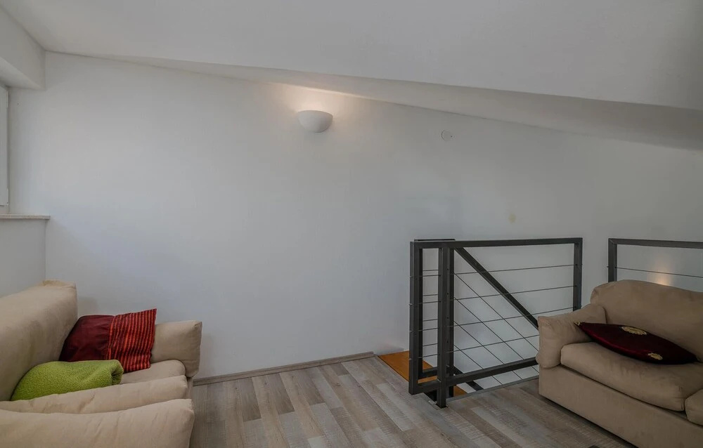 Amazing Home In Linardici With Wifi