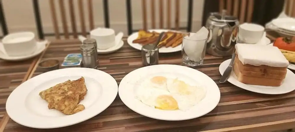 Hotel Mairona Gulberg Lahore