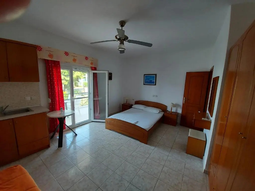 Apocalypsis Studios-Apartments