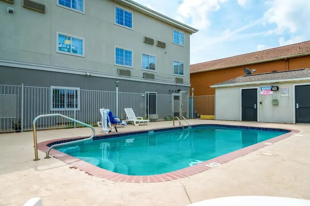 OYO Townhouse Sulphur, la Extended Stay