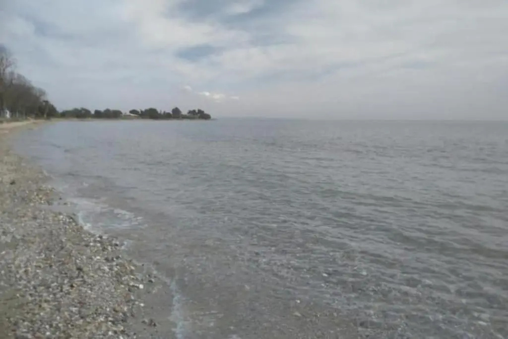 Detached quiet villa 500m from sea