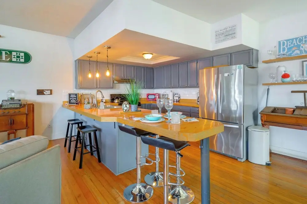 Gig Harbor House w/ Private Beach + Views!
