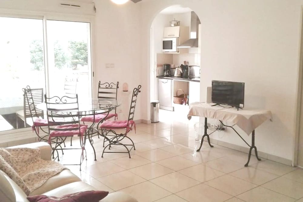 Apartment with One Bedroom in Sainte-Clotilde, with Wonderful Sea View, Furnished Balcony And Wifi - 40 Km From the Beach