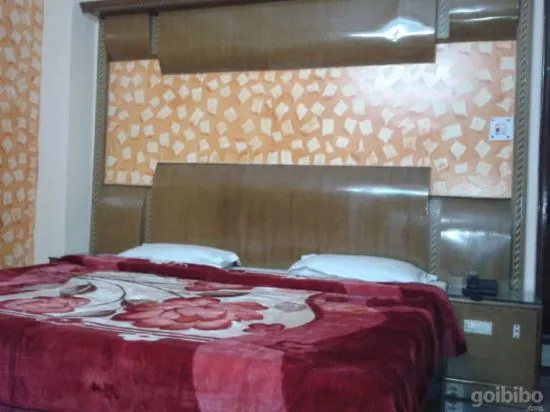 Hotel The Royal Inn
