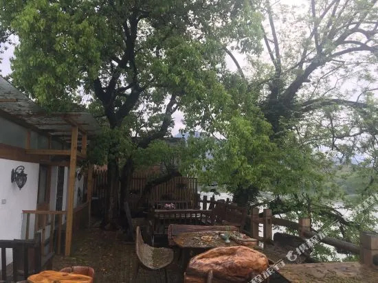 Guyanhua Country Huazhongyou Hostel(丽水画中游客栈（古堰画乡景区店）)