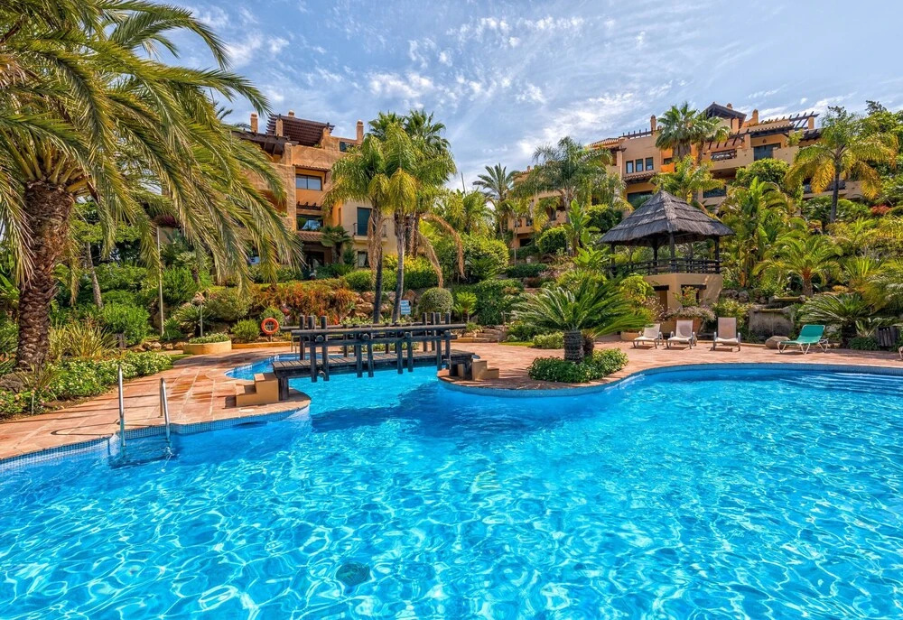 Fuentesanta - Lux. Beach Penthouse in Estepona in Private Access to El Campanario Golf Club