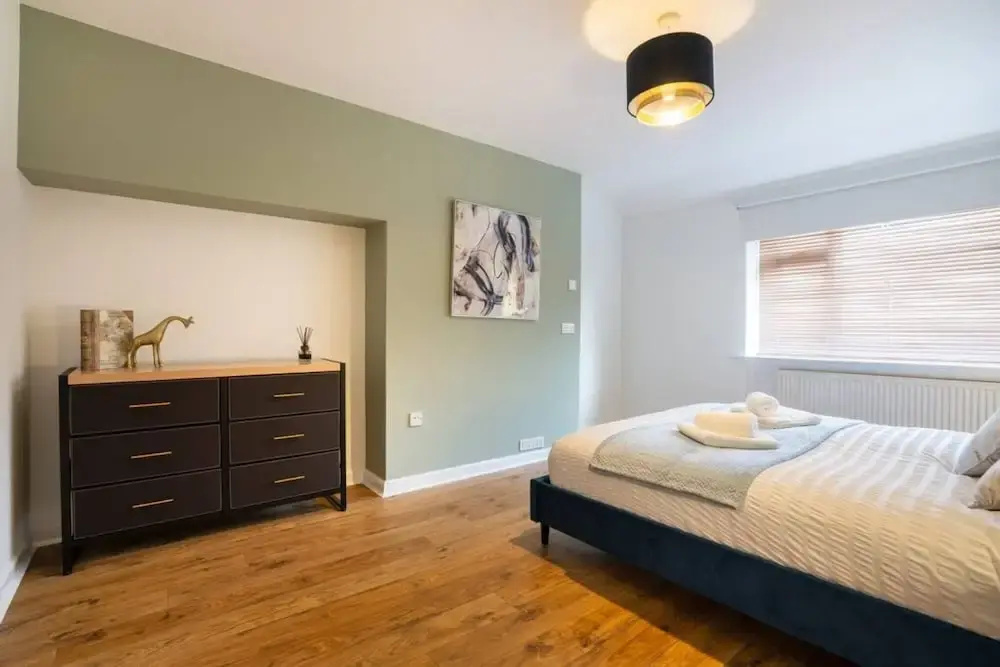 10-min to AB City Centre - Parking - Garden - Wifi
