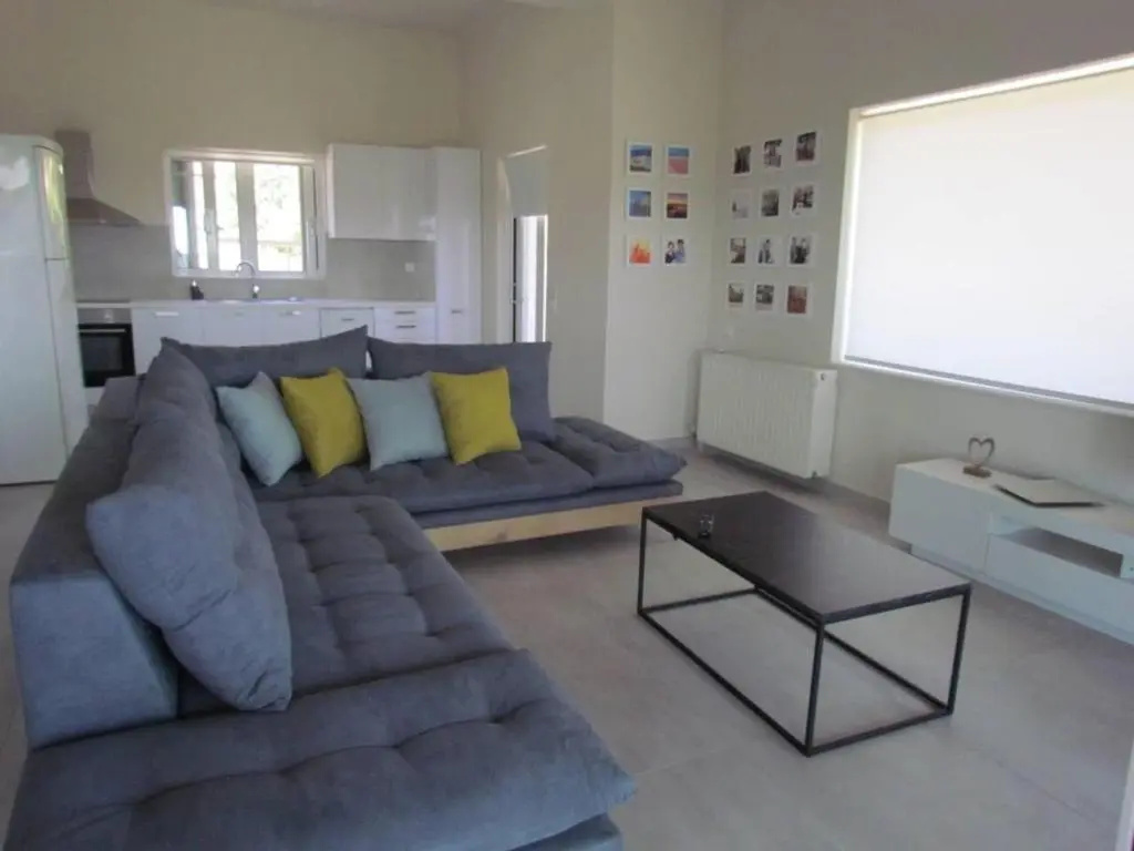 Beautiful 3-Bed House in Chania with garden