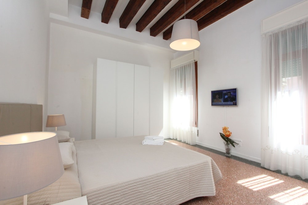 City Apartments - Surian
