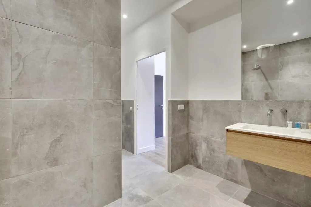 351 Suite Jean Yves Great Studio PMR Paris