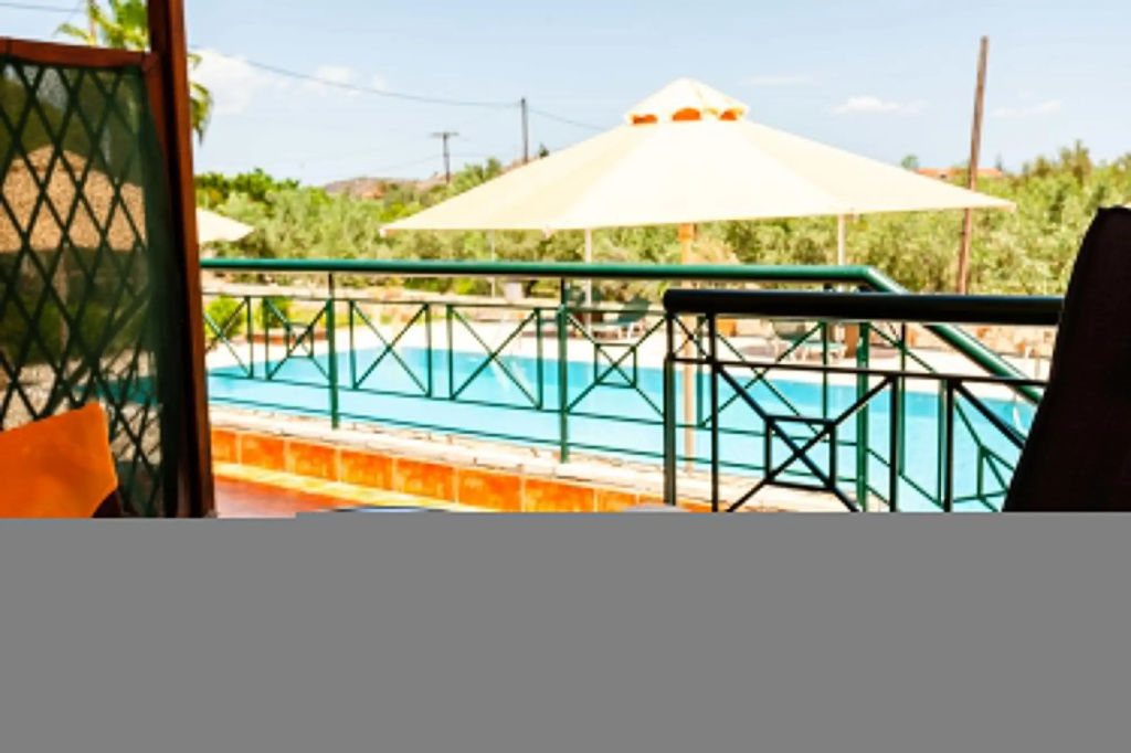 Astros Poolside Home - Summer Hideout