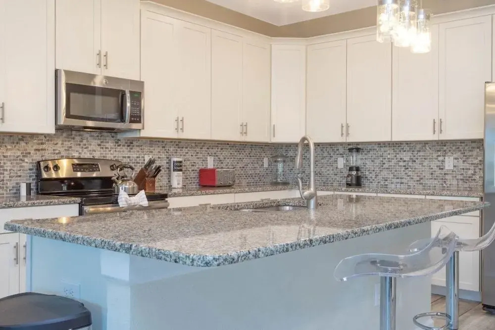 Rare!lake Front Pool/spa, Close To Clubhouse-1691c 6 Bedroom Home