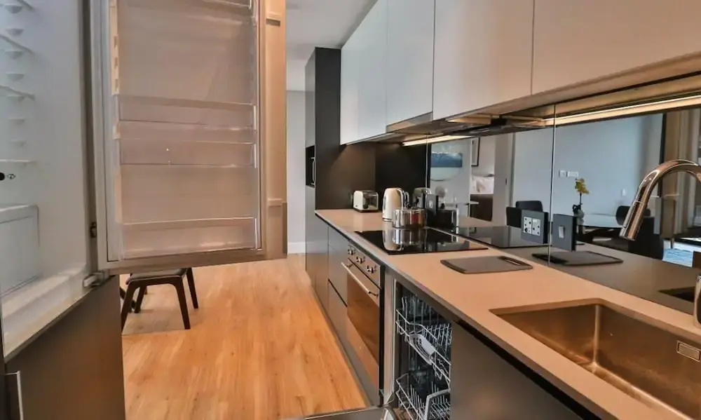 Remarkable 2-bed Apartment in Johannesburg