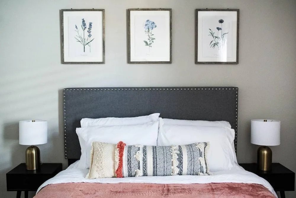The Ivory - SLEEPS 10 - Perfect for Mid-Term Stays