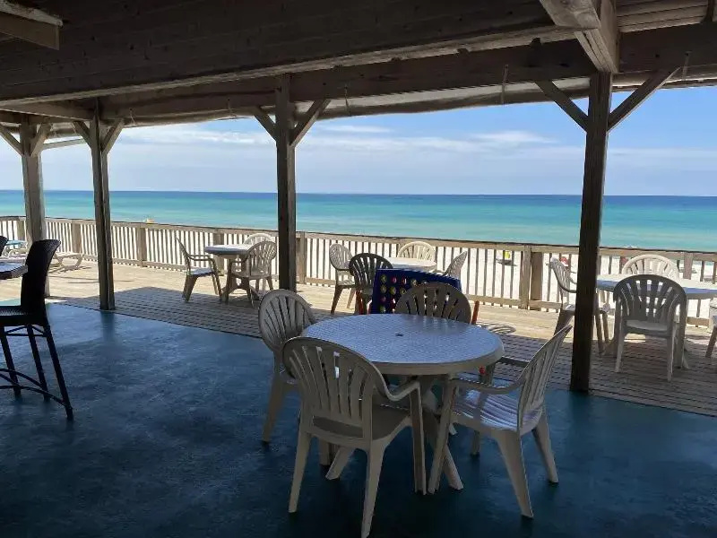 Palmetto Beachfront Hotel