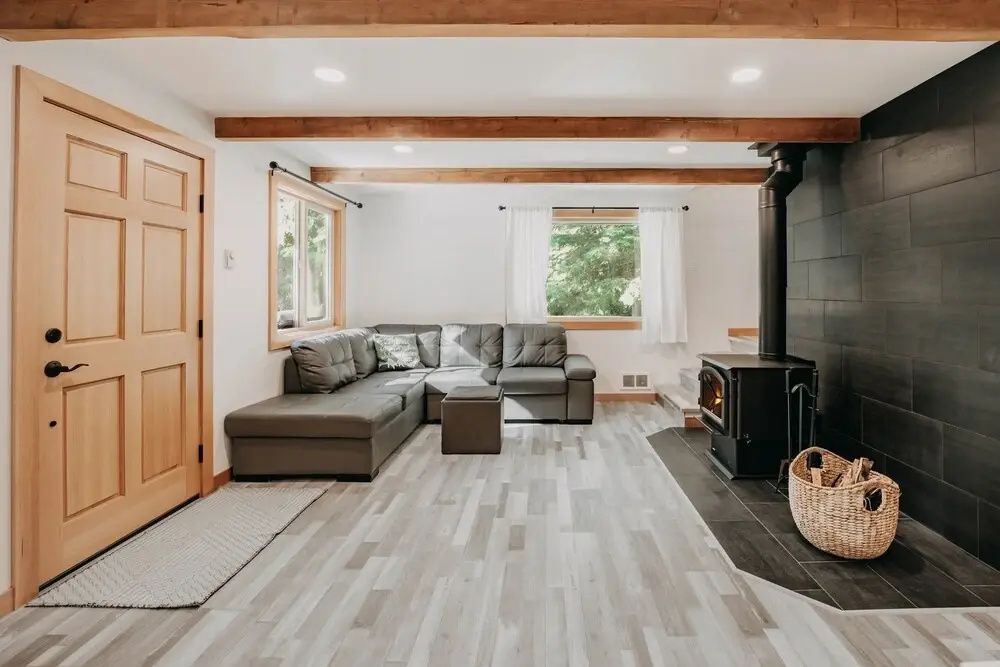 Snowline Cabin #48 - A Classic Family Cabin With an Outdoor Hot Tub!