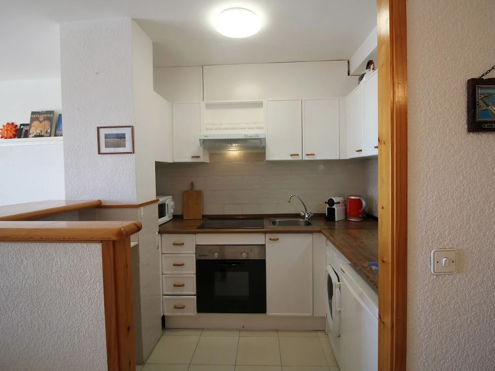 Bright Apartment With Lift and View of the Harbor and the sea for 3 People