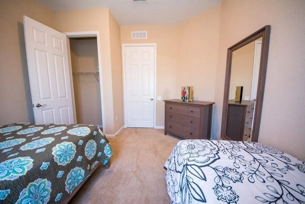 H2u - Olive - Vc4804 4 Bedroom Apts by Redawning