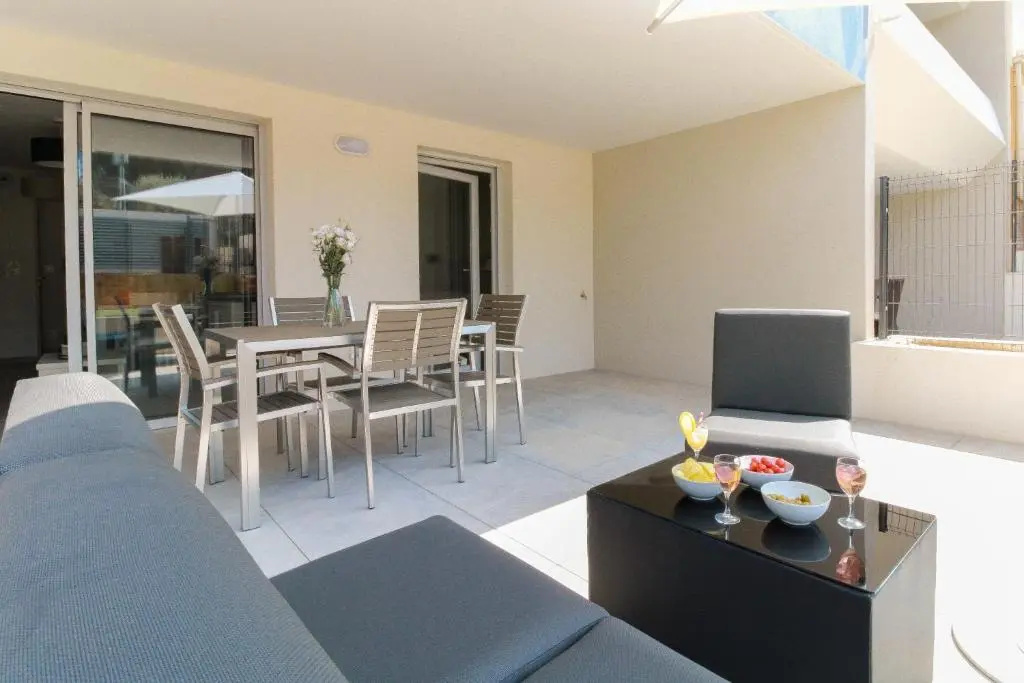 SELECT'SO HOME - Résidence Le Poséidon - Piscine & Parking - Prestations de qualité & Services Hôteliers - POS03