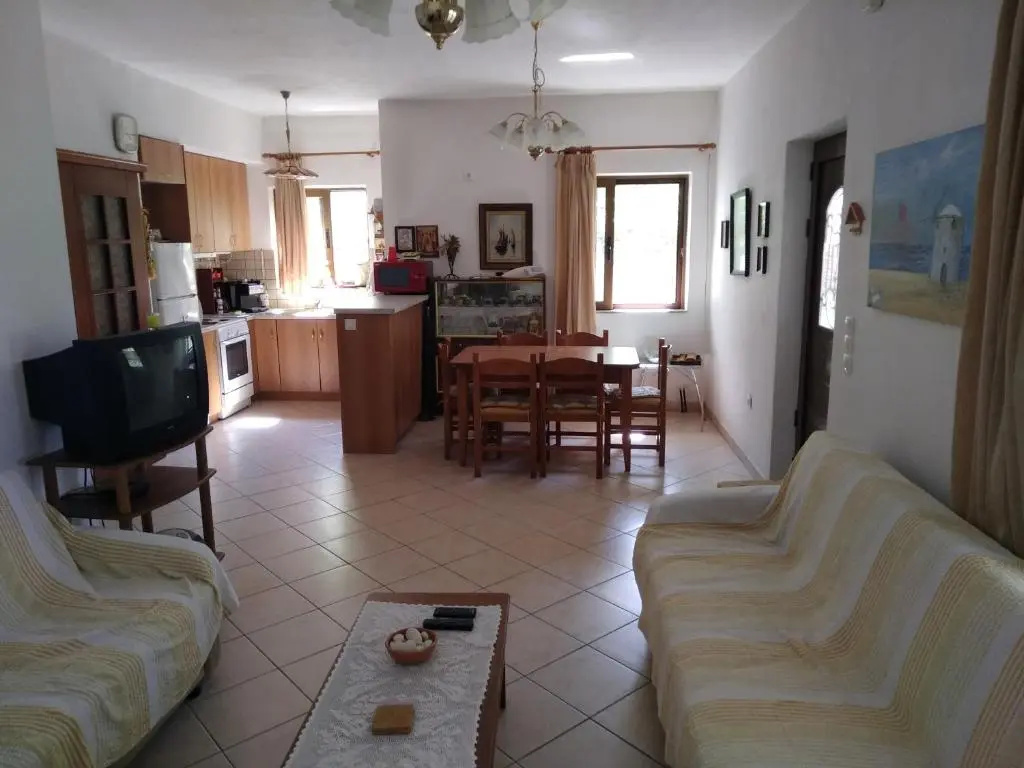 Lefkas house with garden