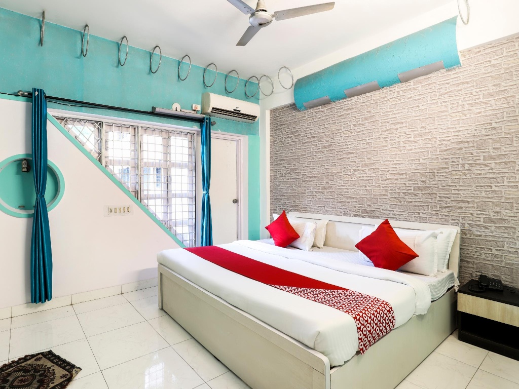 OYO 60626 Dumas Homestays