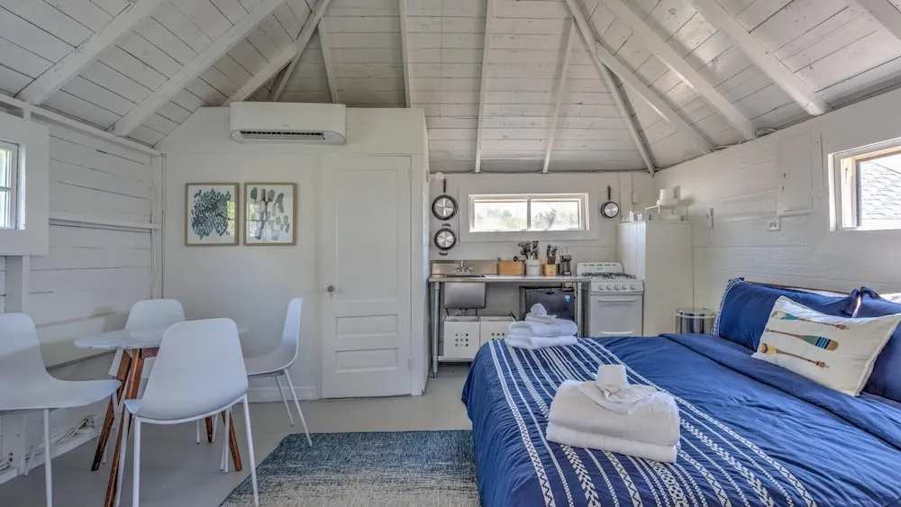 Bungalow 3 - 1br, Waterfront