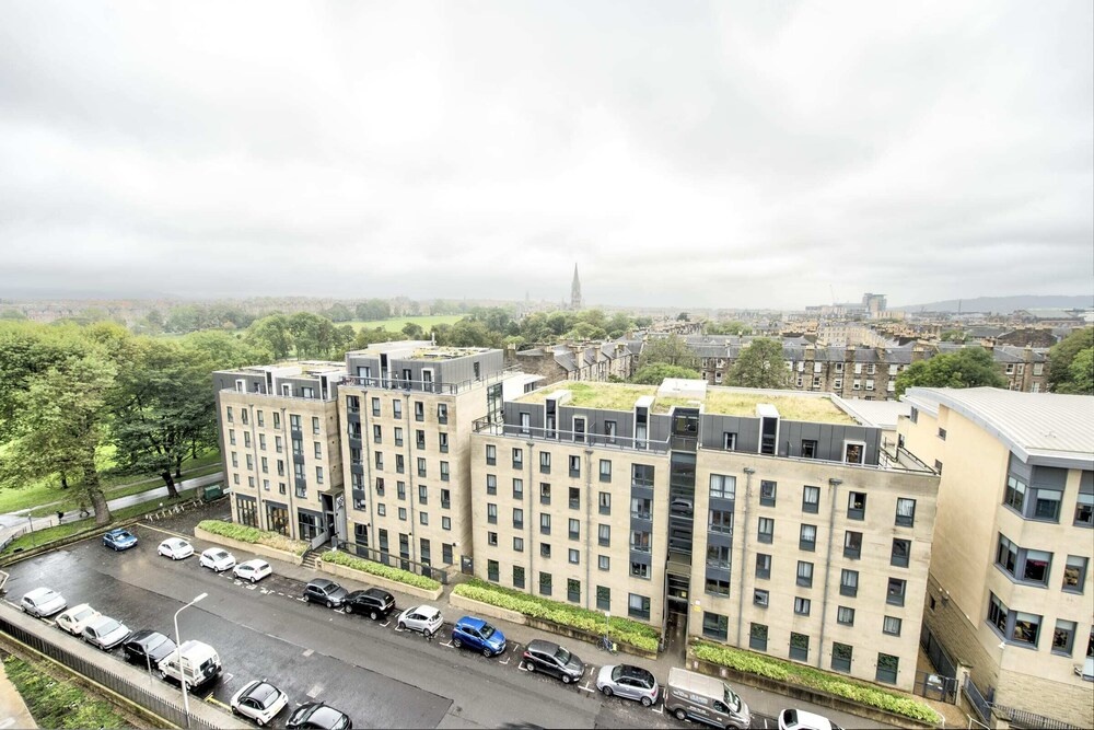 Guestready - Stylish Top Floor Apartment in the City Centre