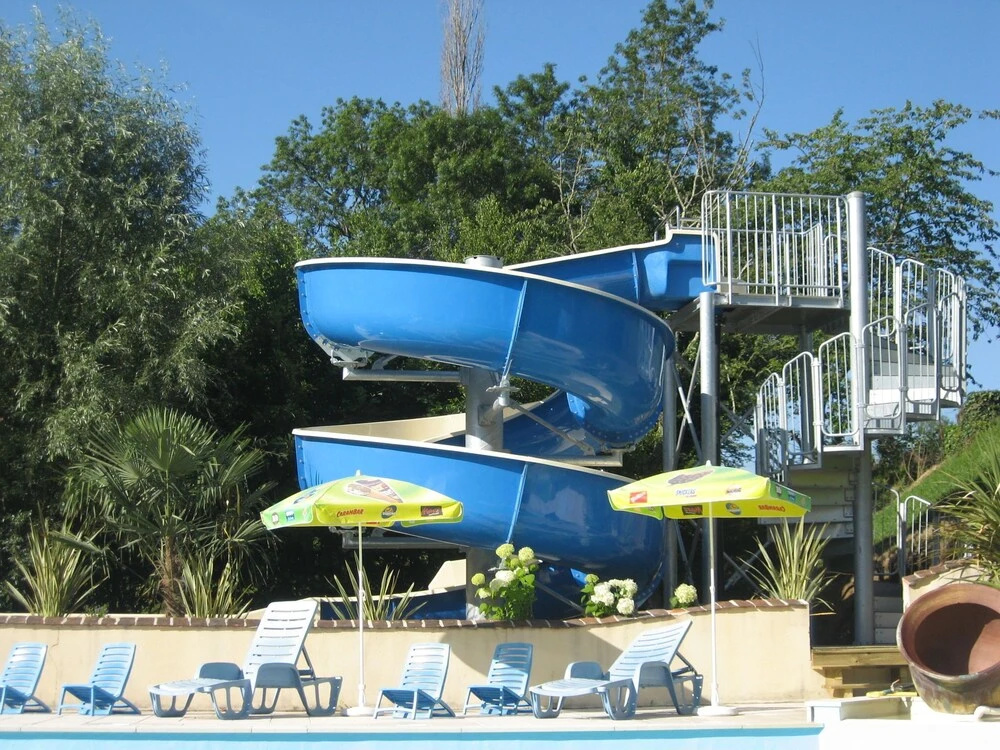 Comfortable Chalet Located Among Vineyards in the Dordogne