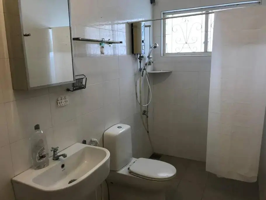 Cosy big house 5min CIQ SOGO KSL mall 4BR 12Pax