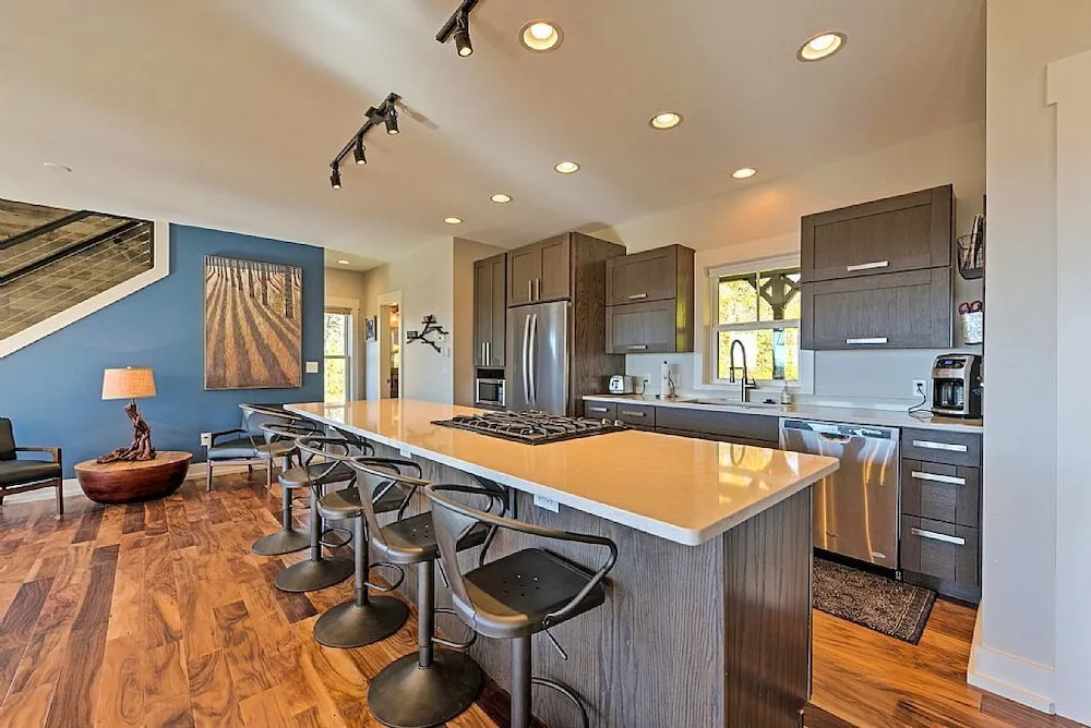 Sapphire Sky - 4 Br Home