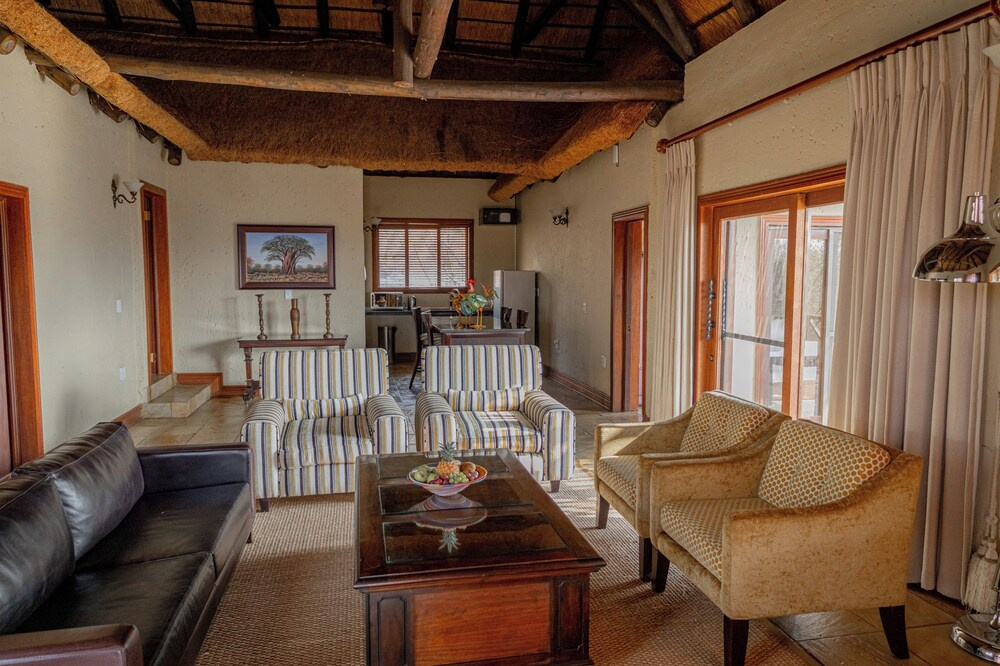 Mmakuba Private Game Lodge