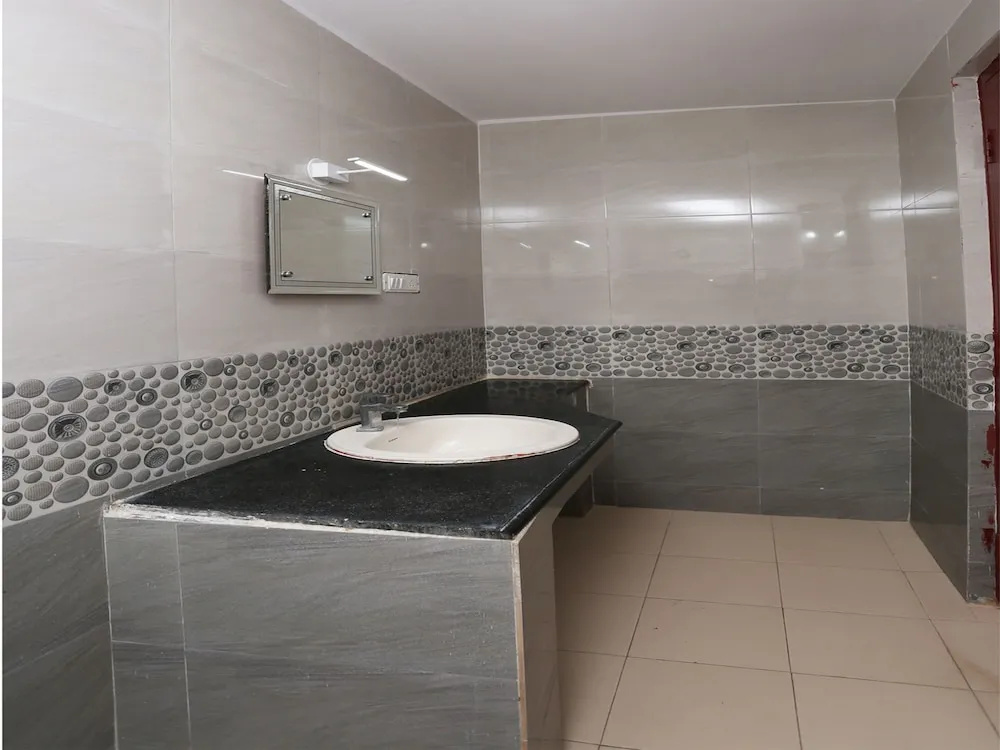OYO 9904 Vyshakh Hotel