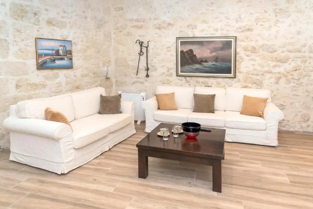 2 bedrooms appartement with enclosed garden and wifi at Ρούστικα
