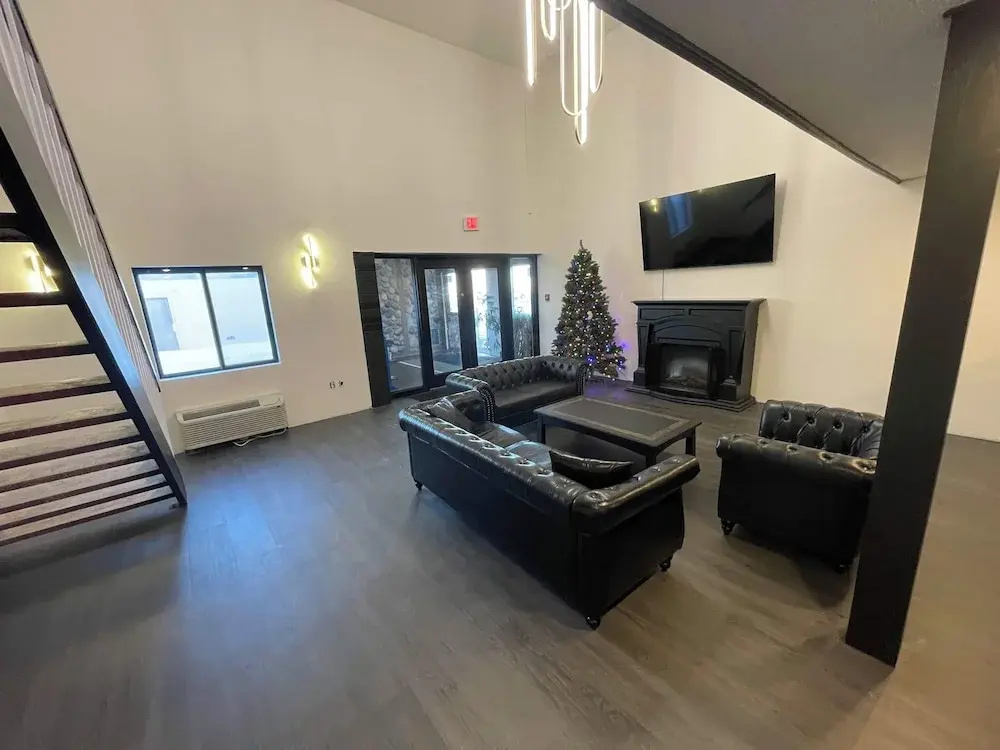 Guest Lodge