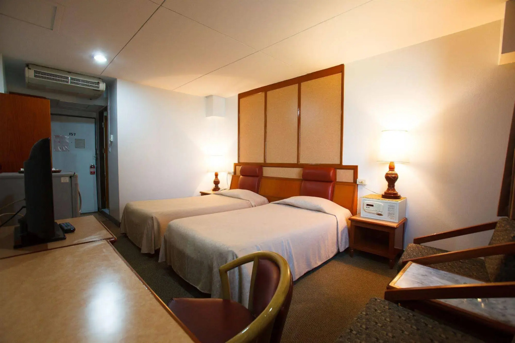 Nana Hotel