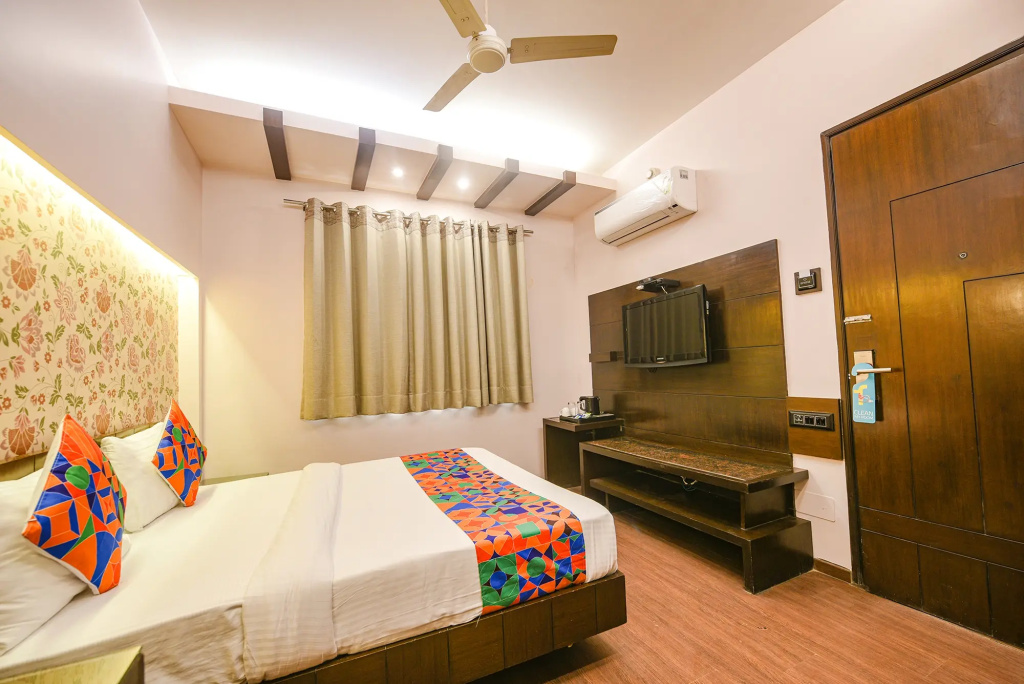 FabHotel Aashraye
