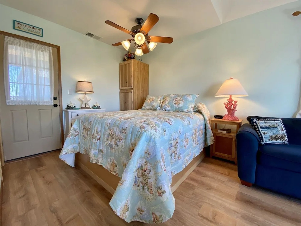 NC 12 56821-31 Condo by RedAwning