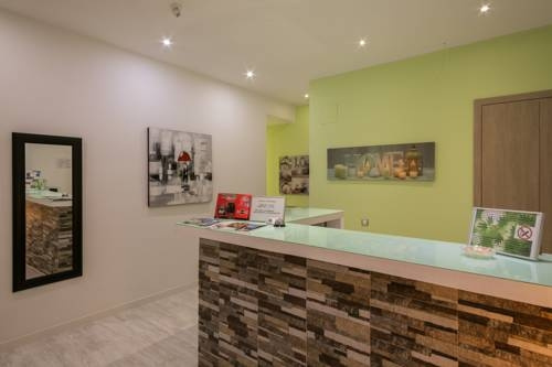 Hostal Adis