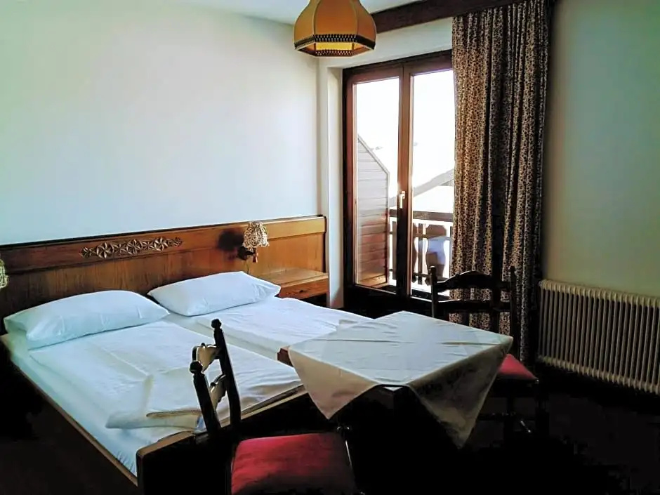 Mosers Pension