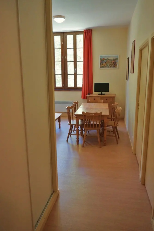Logement n107 6pers face aux Thermes