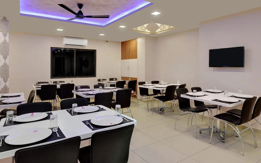 Hotel Devkinandan