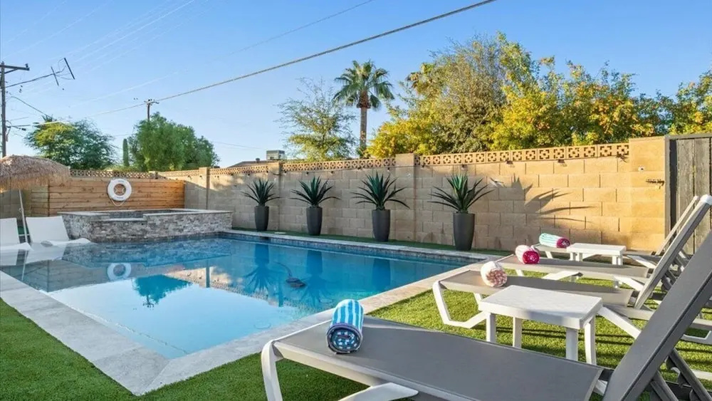 Just Listed! Old Town Paradise W/htd Pool & Spa!