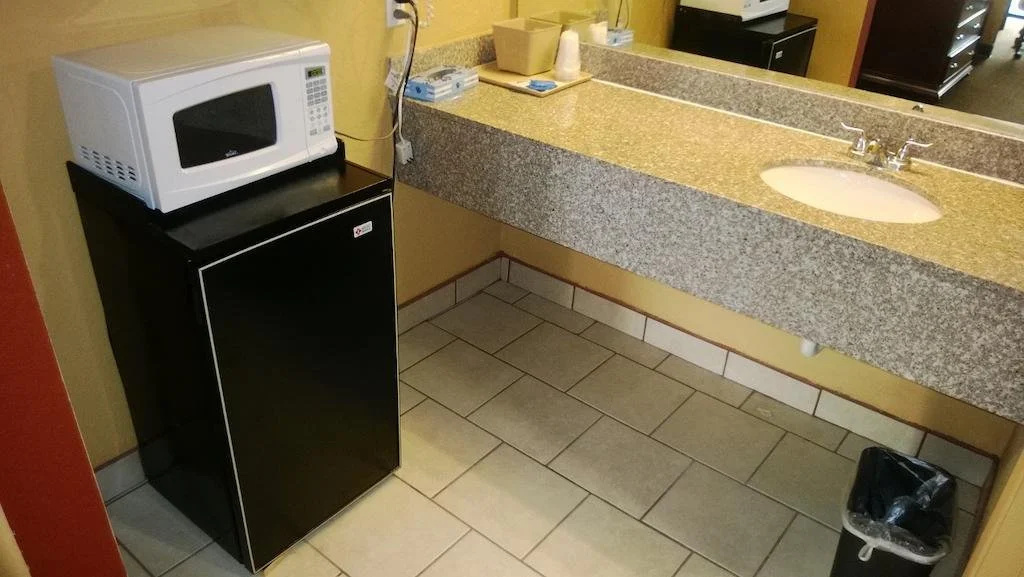 Sunrise Inn & Suites