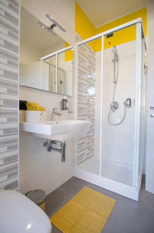 Varese Comfort Room