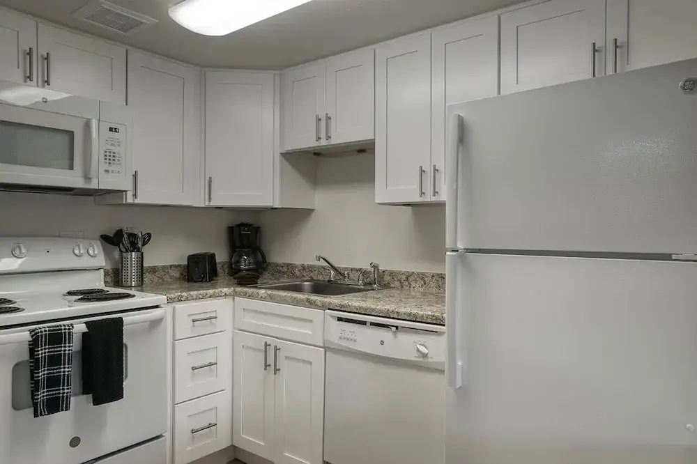 123 Fully Furnished 1BR Suite-Prime Location! by RedAwning
